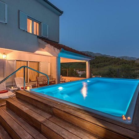 Holiday Home Harmony Zrnovnica ภายนอก รูปภาพ
