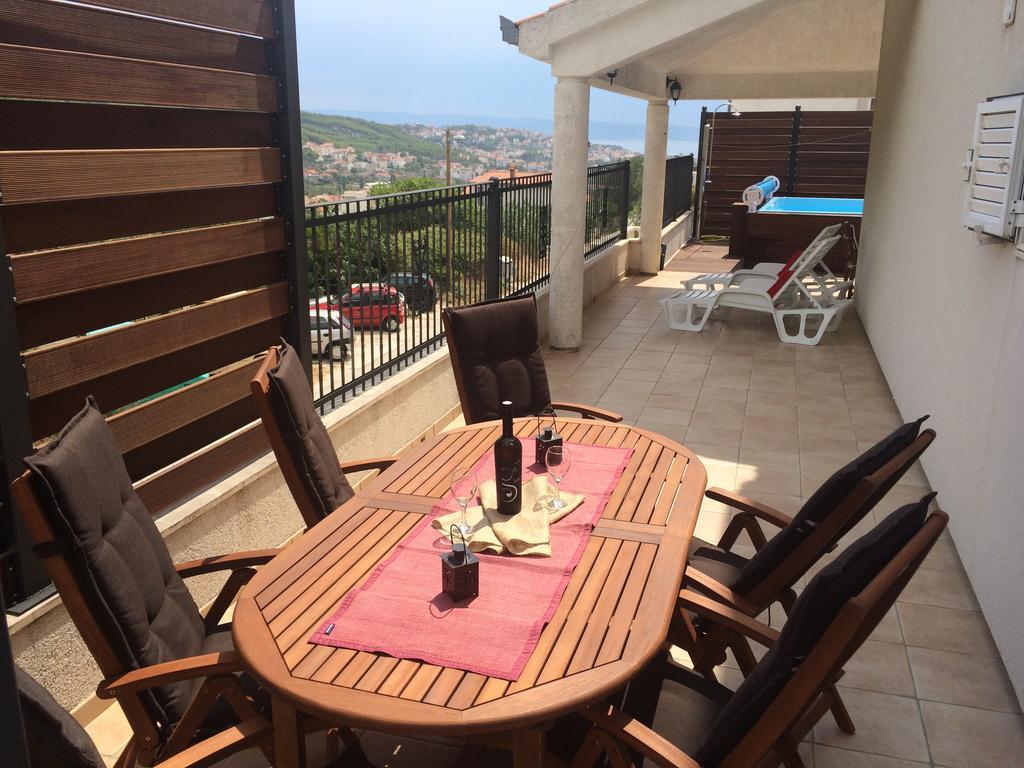Holiday Home Harmony Zrnovnica ภายนอก รูปภาพ