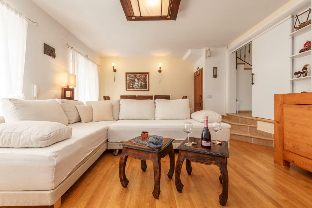 Holiday Home Harmony Zrnovnica ภายนอก รูปภาพ