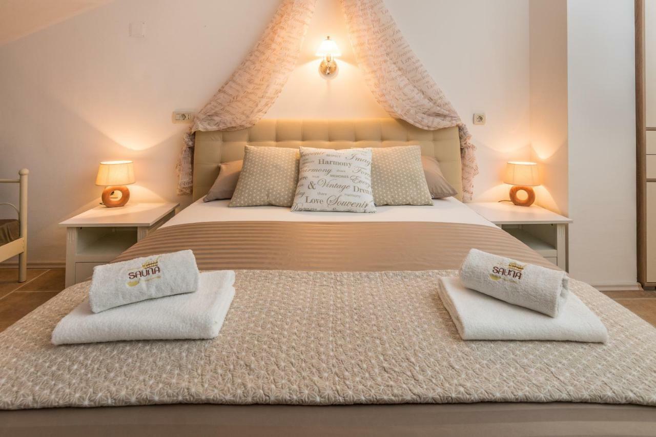 Holiday Home Harmony Zrnovnica ภายนอก รูปภาพ