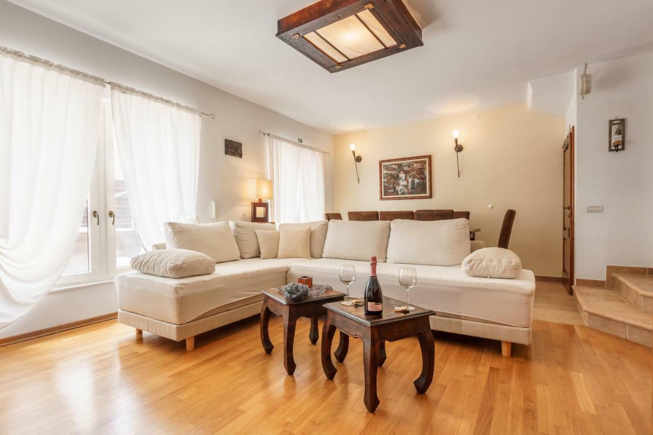 Holiday Home Harmony Zrnovnica ภายนอก รูปภาพ