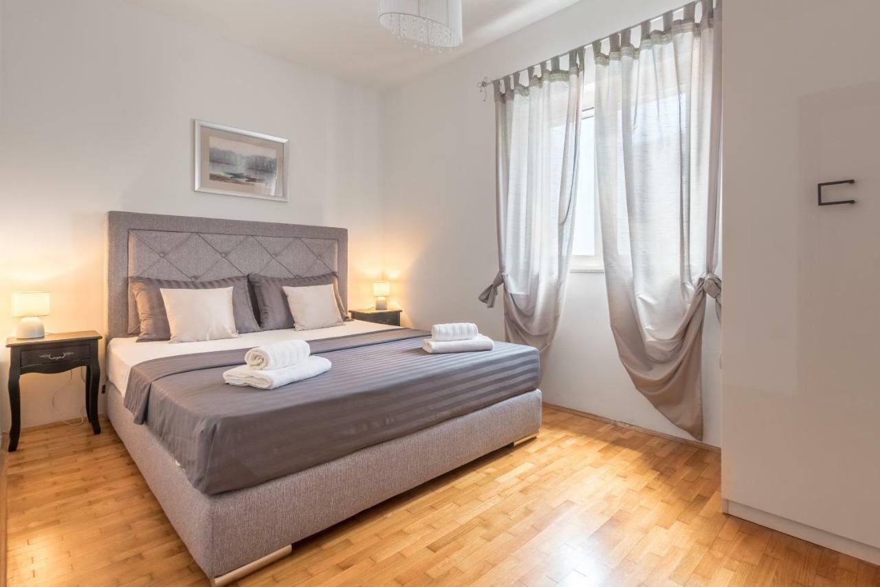 Holiday Home Harmony Zrnovnica ภายนอก รูปภาพ