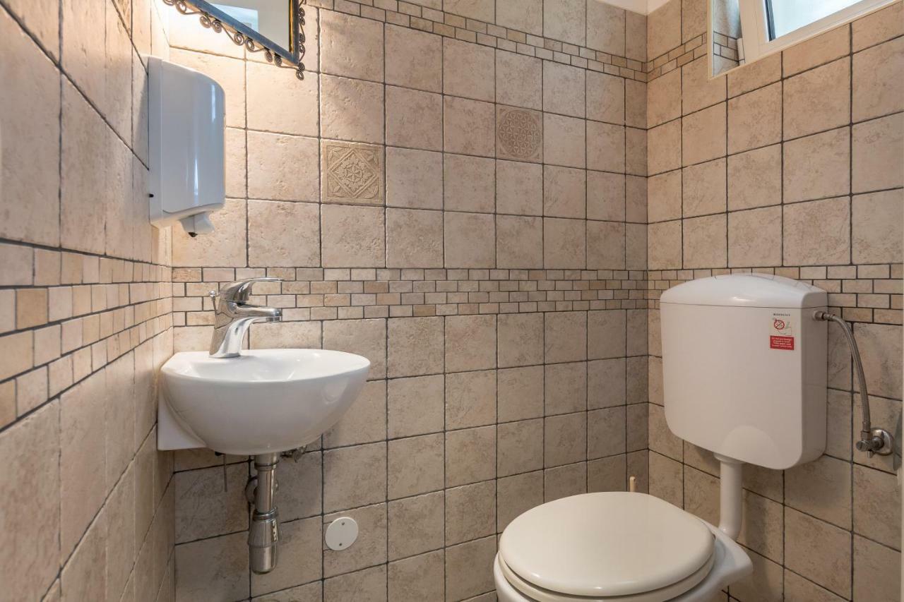 Holiday Home Harmony Zrnovnica ภายนอก รูปภาพ
