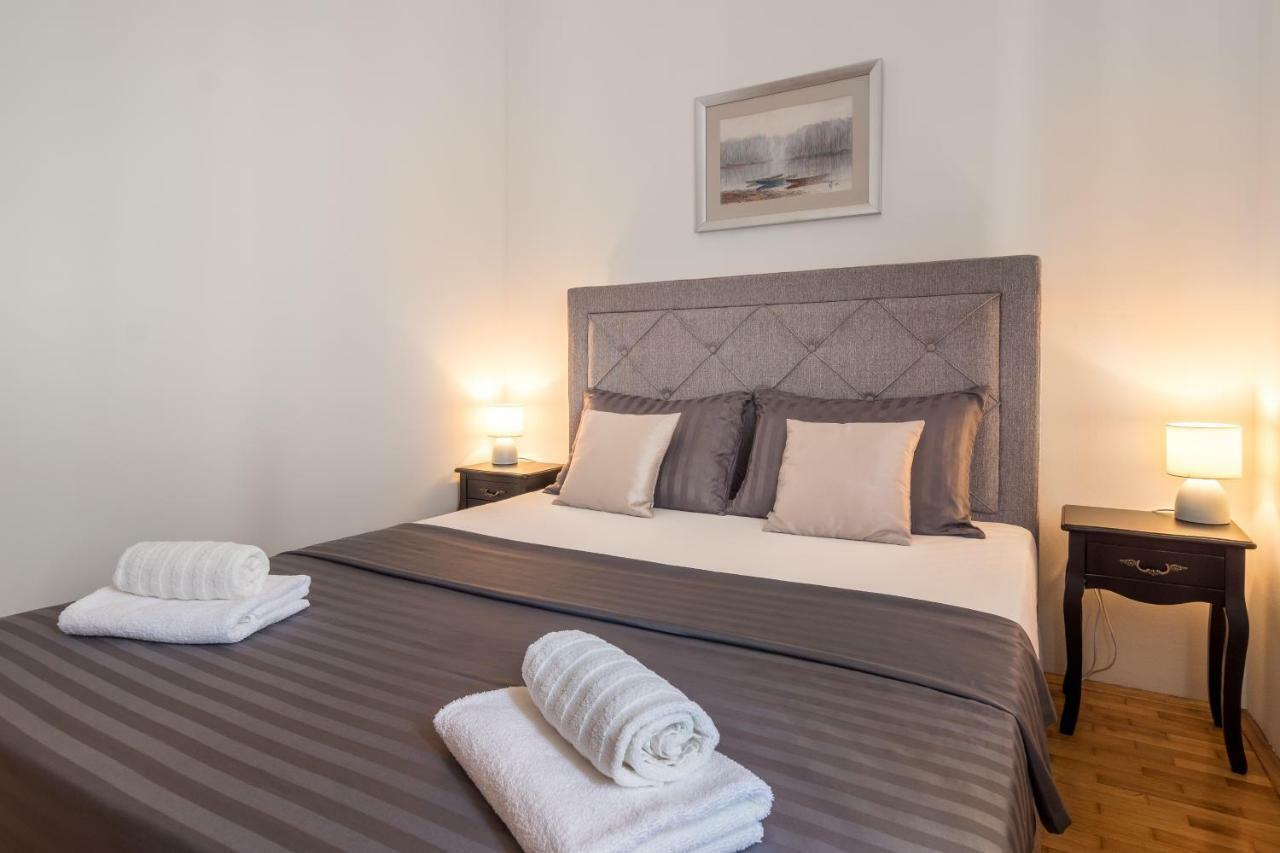 Holiday Home Harmony Zrnovnica ภายนอก รูปภาพ