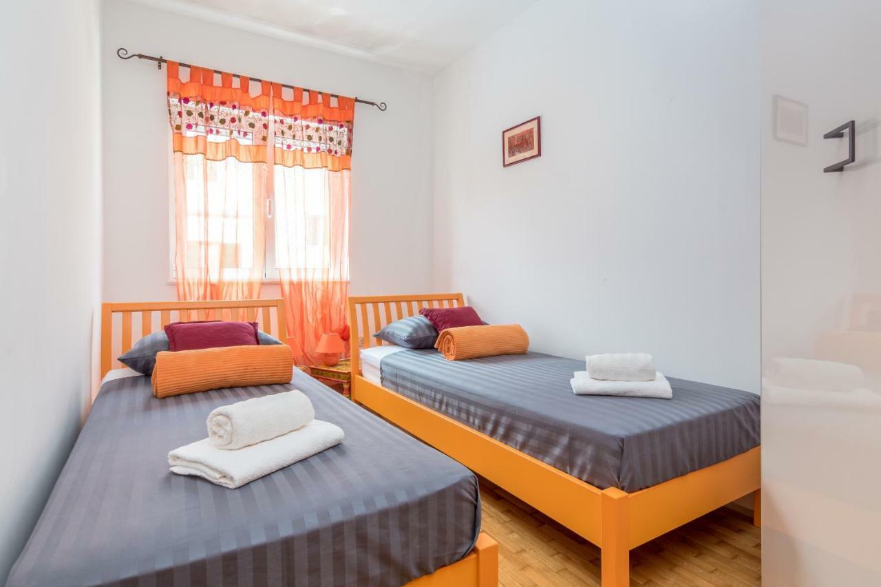 Holiday Home Harmony Zrnovnica ภายนอก รูปภาพ